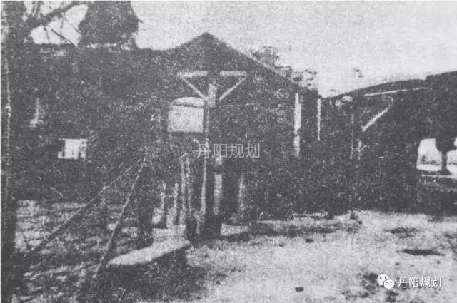 20世纪30年代的丹阳站二（出口处）.jpg