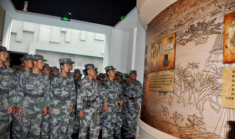 01 66172部队参观规划展馆.jpg 01 66172部队参观规划展馆.jpg