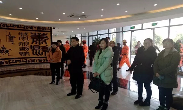 01看展览 开眼界 强党性——萧县供销社组织党员干部参观萧县规划展览馆.jpg