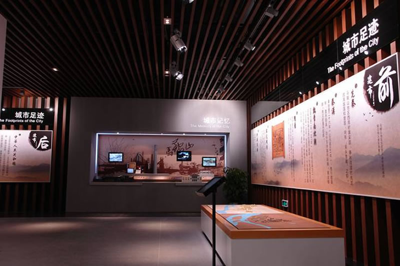 城市足迹展区.jpg
