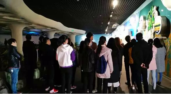 规划馆里感受赣江新区魅力.webp.jpg