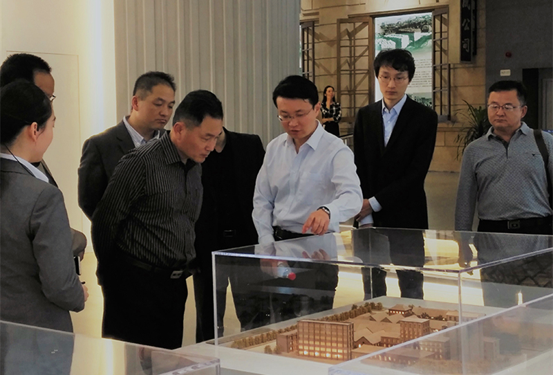 蚌山区人大代表团调研我市城市总体规划执行情况.jpg