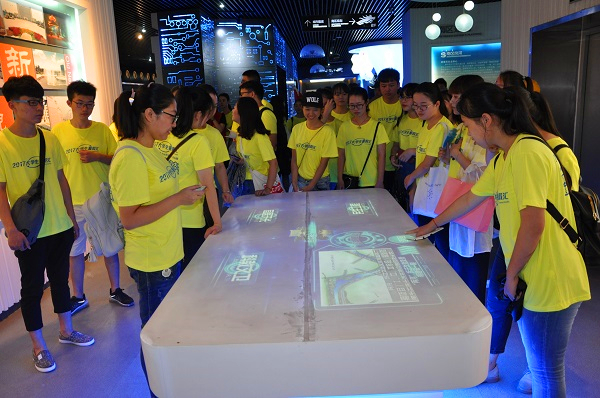 天长市暑期大学生社会实践团队参观市规划展示馆.jpg 天长市暑期大学生社会实践团队参观市规划展示馆.jpg