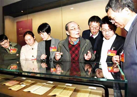 县政协委员视察县博物馆、县城市展示馆 .jpeg